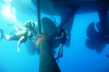 Schwimmtaucher der Marine - Fregatte L&uuml;beck