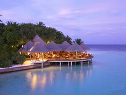 Baros Malediven, Universal Resorts