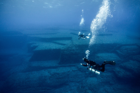 Sou-Wes Diving Service,Yonaguni,Japan