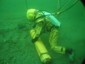 Schiffstaucher beim Arbeitseinsatz