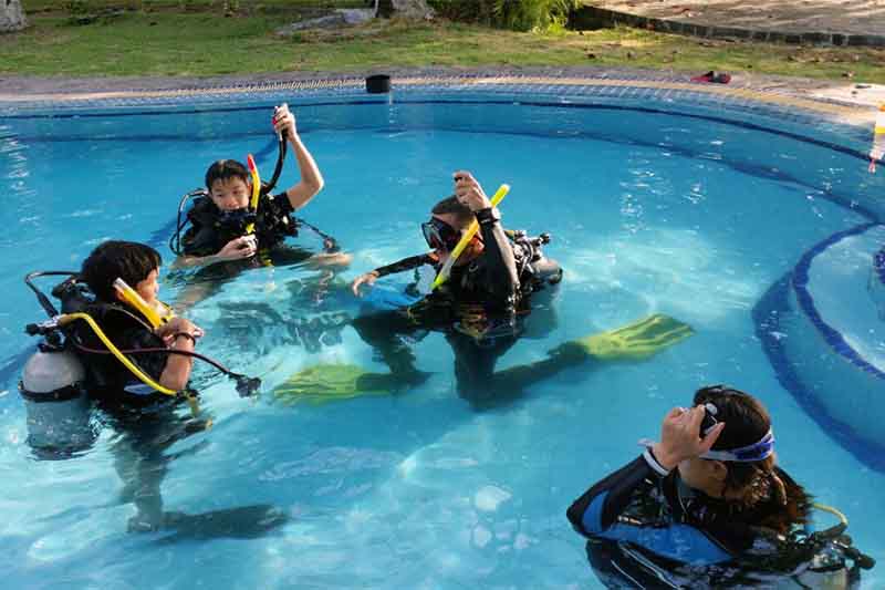 Courses, Celebes Divers Manado, Indonesien, Sulawesi