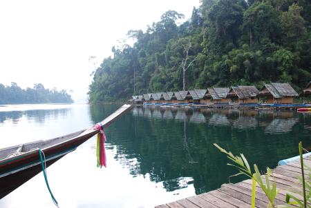 Praiwan Raft House,Cheow Lan Lake im Khao Sok Nationalpark,Thailand
