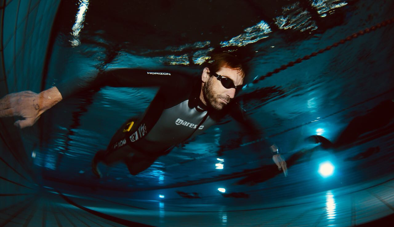 Apnoetaucher Brechen 24 Stunden Weltrekord Diveinside News