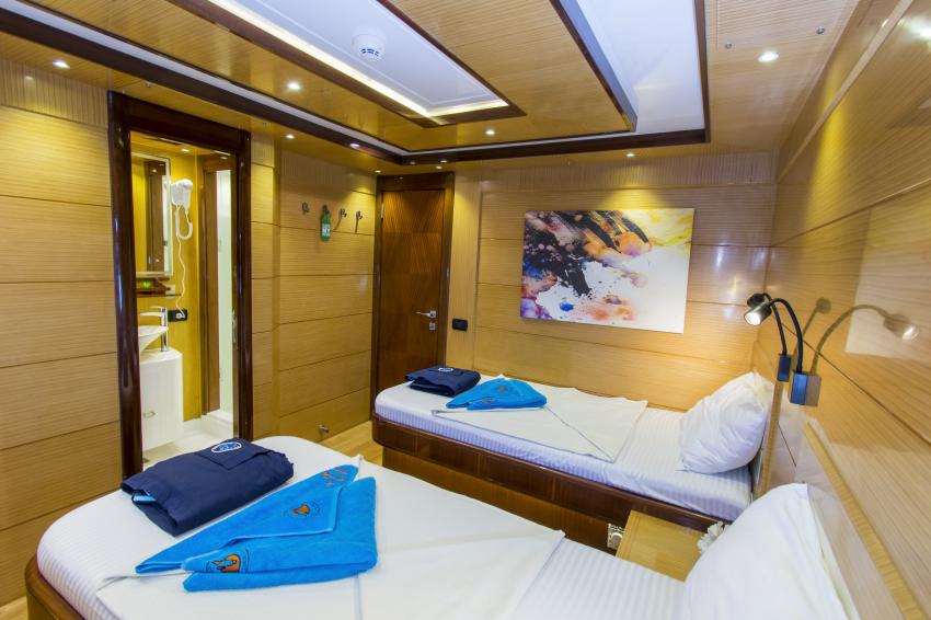 M/Y Golden Dolphin IV_Twin  cabin upper deck, #goldendolphiniv, #goldendolphin4, #goldendolphinsafariworld, #goldendolphin, #Twincabinupperdeck, M/Y Golden Dolphin IV, Ägypten, Hurghada