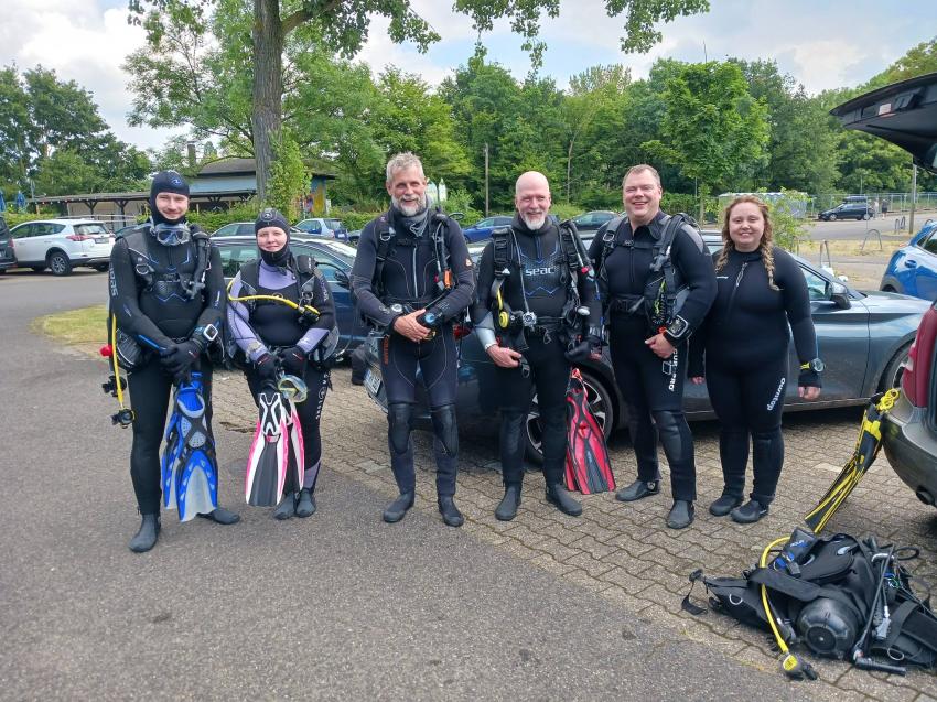 Rescue-Kurs mit Lehrer und "Opfer", Rainers Dive Team, Deutschland, Nordrhein-Westfalen