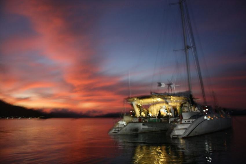 Sunset in Paradise, Flying Dolphin 3, Philippinen