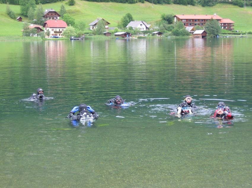 Weißensee, Weissensee,Kärnten,Österreich,Wasseroberfläche,Taucher