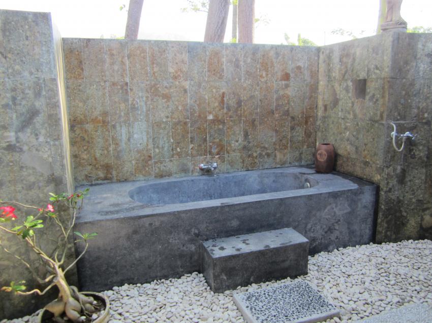 Wanne / Dusche nebendran, Northbali Divecenter, Penyabangan, Bali, Indonesien, Bali