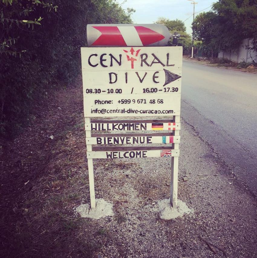 Einfahrt Central Dive Curaçao, Tauchschule Curaçao, Central Dive Curaçao, Niederländische Antillen, Curaçao