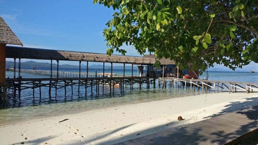 Ausblick auf Weg zur Tauchbasis, Yenkoranu Homestay+Diving, Indonesien, Allgemein