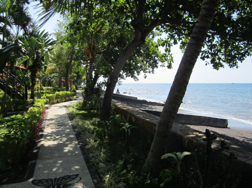 der "Strand", Northbali Divecenter, Penyabangan, Bali, Indonesien, Bali