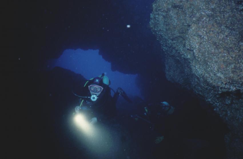 Manta Diving Center Canico, Canico,Portugal,Höhle,ausgang,grotte