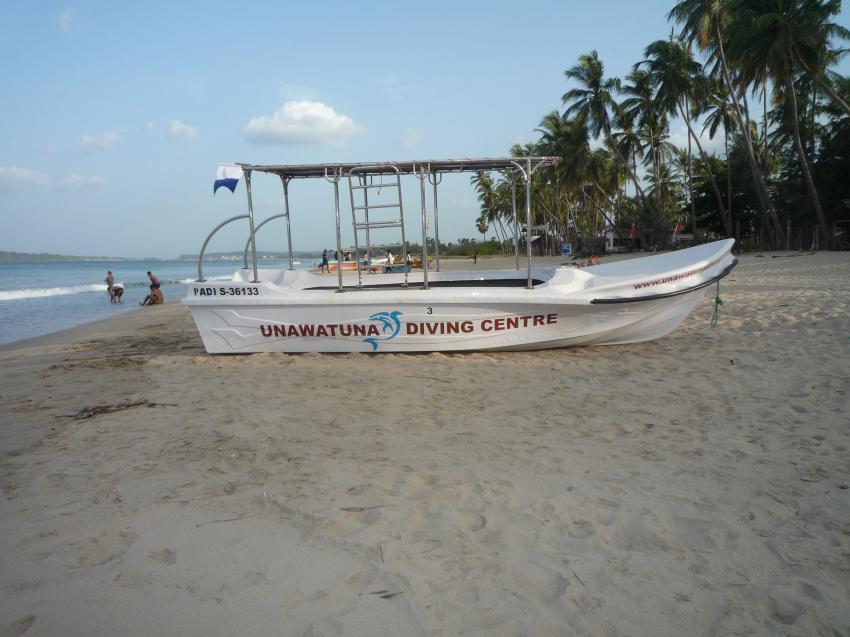 Tauchboot, Tauchen in Trincomalee, Trincomalee Diving Centre, Sri Lanka