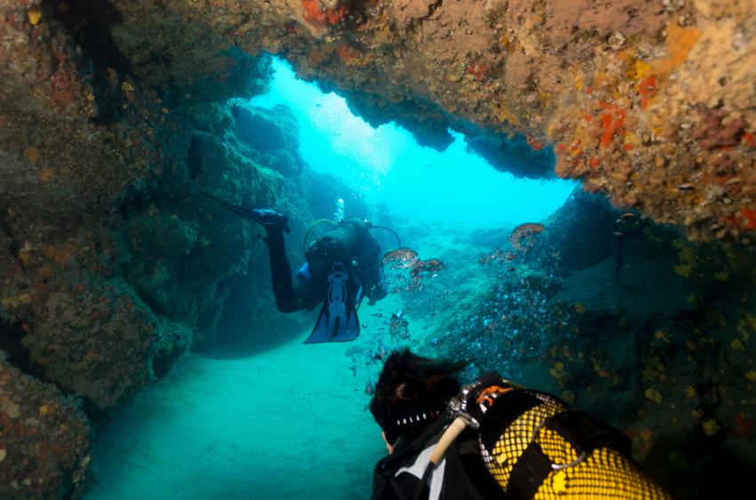Ab durchs Blue Hole, Aquatis Diving Center Lanzarote, Spanien, Kanarische Inseln