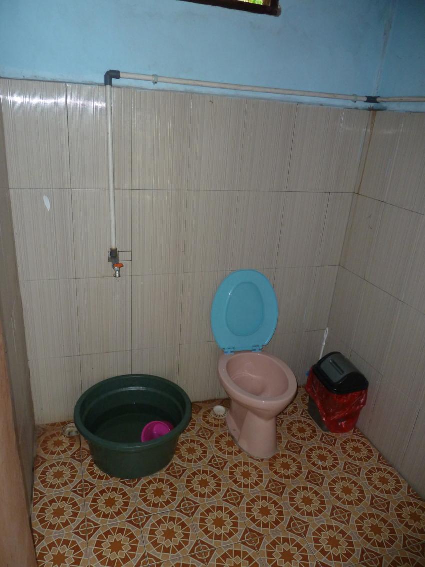 Toiletten/Dusche Beispiel, Yenkoranu Homestay+Diving, Indonesien, Allgemein