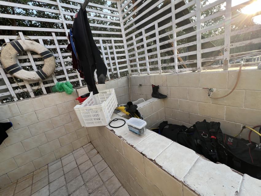 Spülbecken nicht befüllbar und verdreckt., Red Sea Sky Diving Center, Ägypten, Hurghada