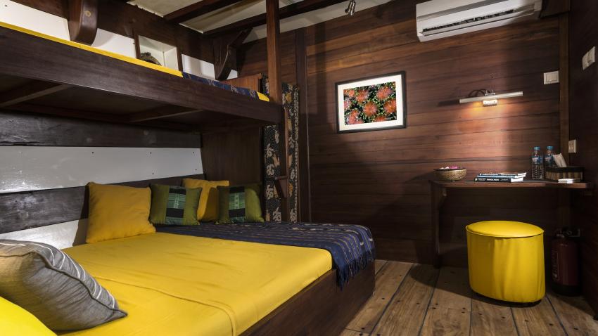 Double/twin bed cabin lower deck MV Ambai, M/V Ambai, Indonesien, Allgemein