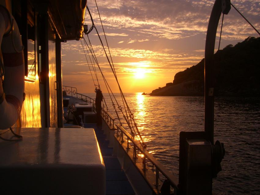 Sonnenuntergang vor den Similan Islands