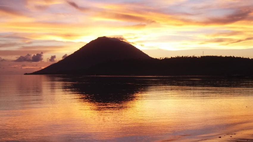 Sonnenuntergang, Bastianos Dive Resort Bunaken, Indonesien, Sulawesi