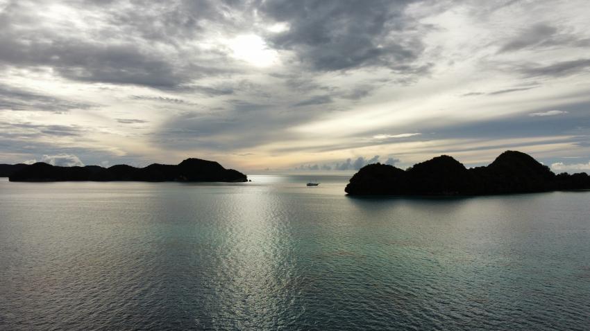 MY Black Pearl, Palau