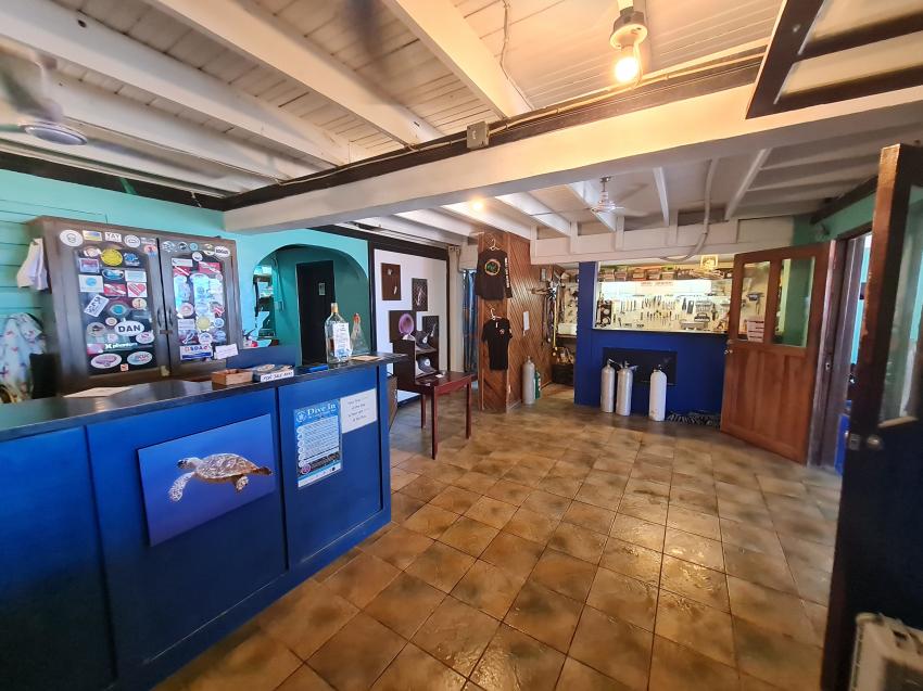 Geschäftsraum mit Serviceplatz, West End Divers, Roatan, Honduras