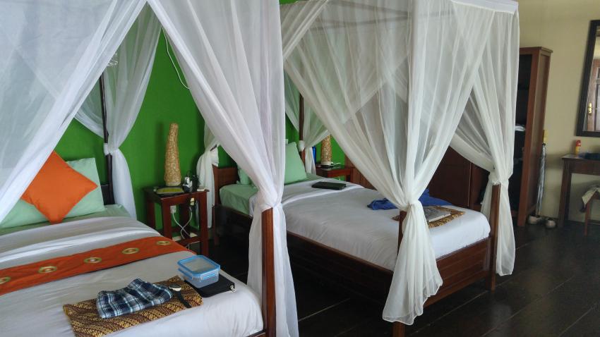 Blick ins Zimmer, Bastianos Dive Resort Bunaken, Indonesien, Sulawesi