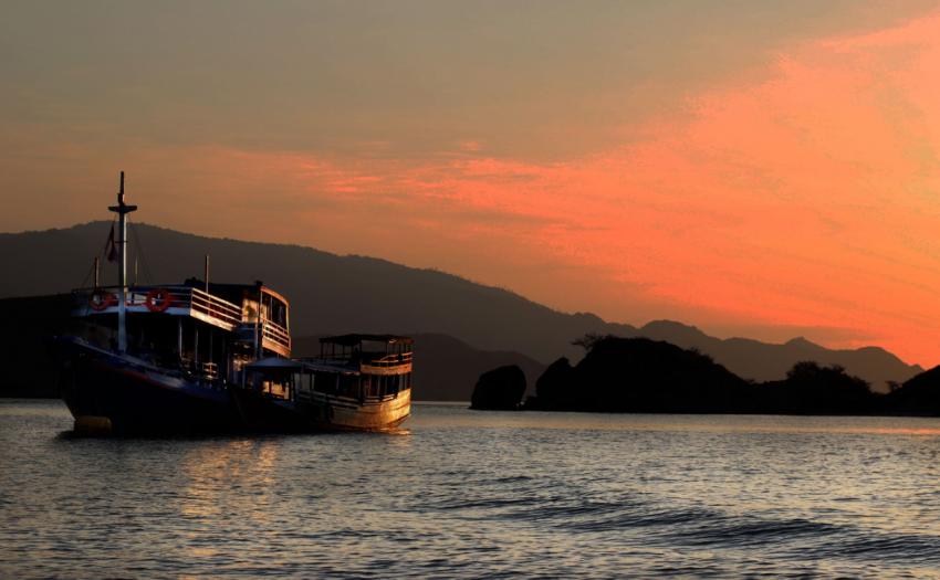 Komodo Shalom, Indonesien