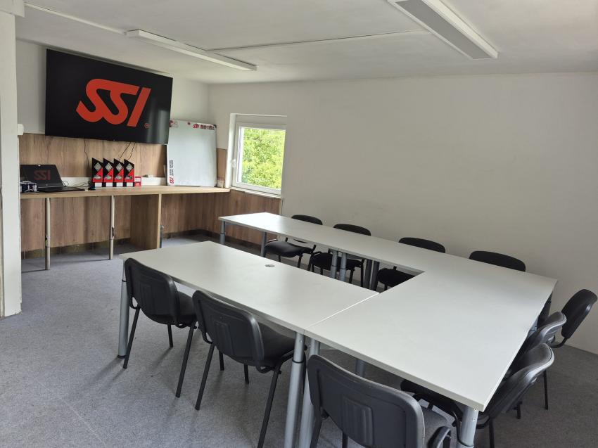 Lehrsaal, modernste Schulungsräume, Lehrsaal, Tauchkurse Österreich, Diving Beyond Limits, St. Pölten, Österreich