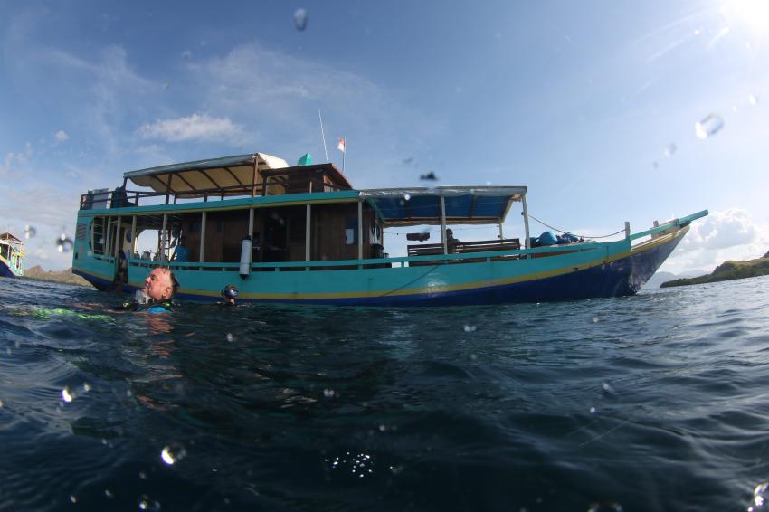 Unser Boot, Uber Scuba Komodo Dive Center, Indonesien, Allgemein