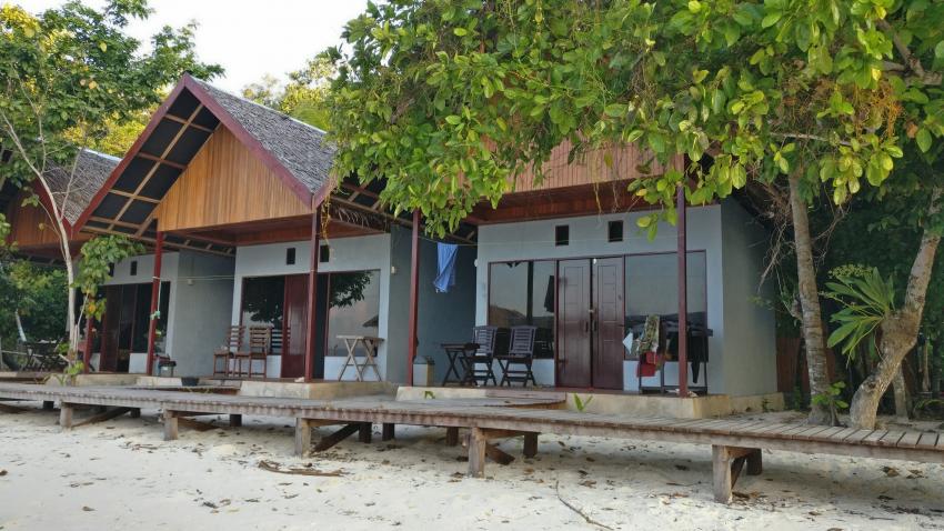 VIP 1 Bungalows Strand, Yenkoranu Homestay+Diving, Indonesien, Allgemein