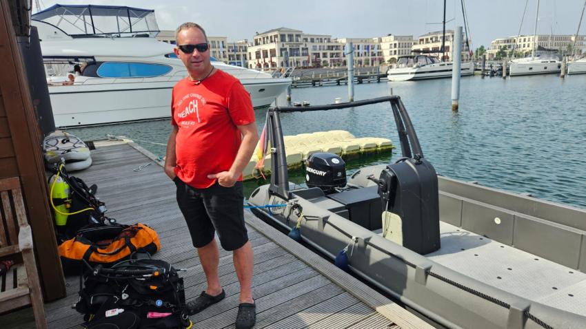 Das Boot steht schon bereit, Tauchschule 'baltic-diver-circle' Rostock / Rügen, Deutschland, Mecklenburg-Vorpommern