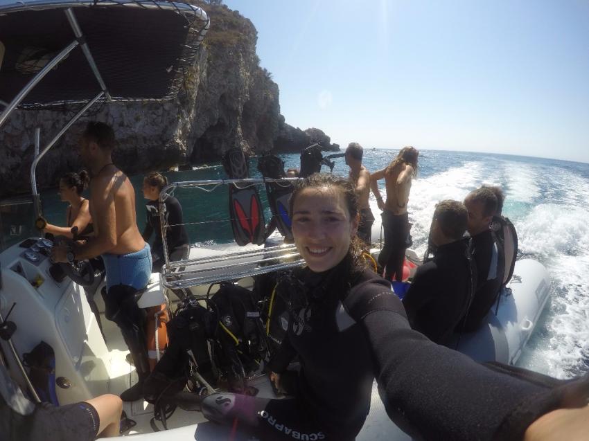 Happy girl, Diving  boat, Blue Sea Diving Center (Taormina, Sizilien), Italien