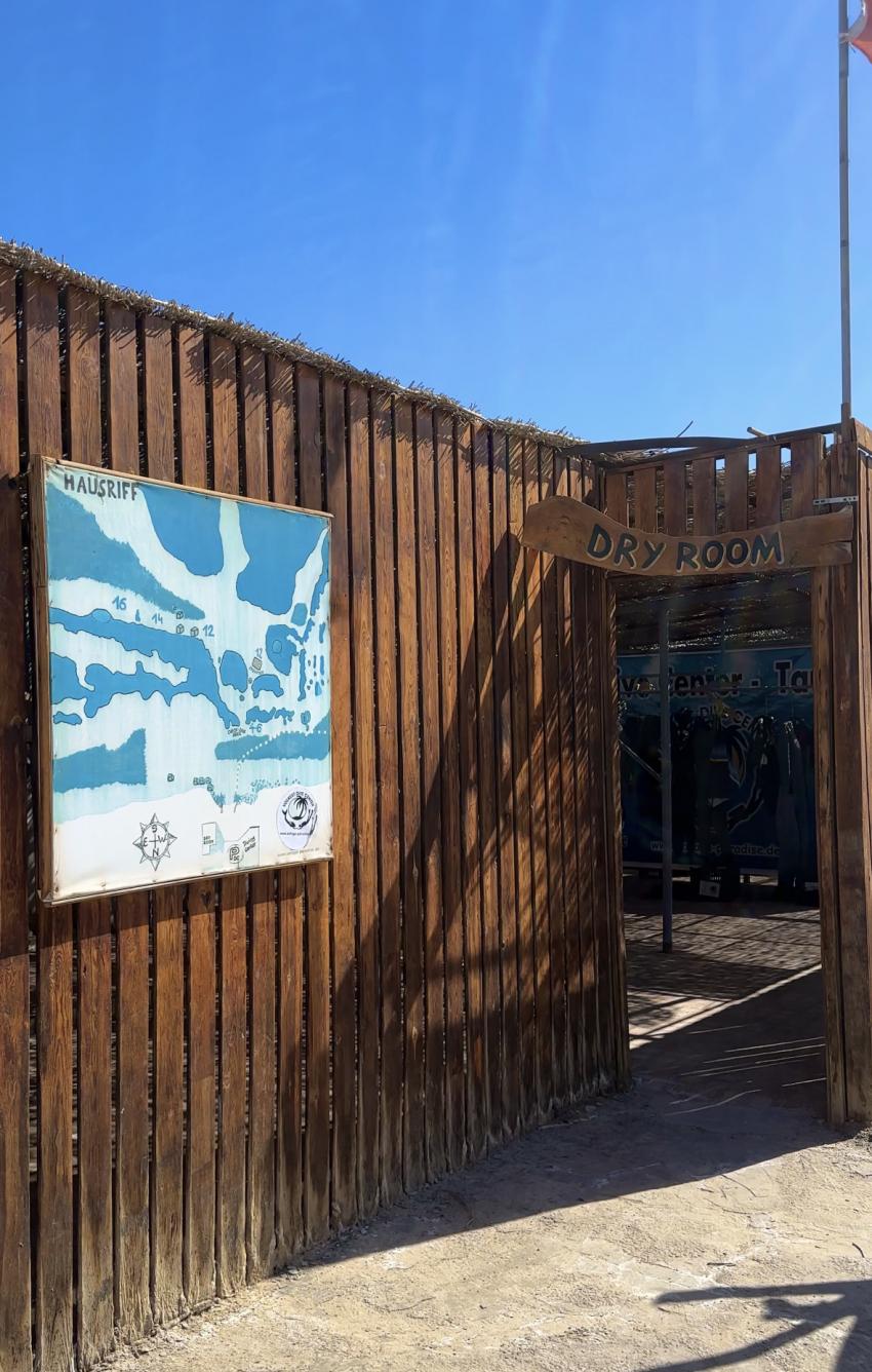 Volkert Dive Center Trockenraum, Tauchen Ägypten Safaga Volkert Dive Center, Safaga Paradise Divers, Ägypten, Safaga