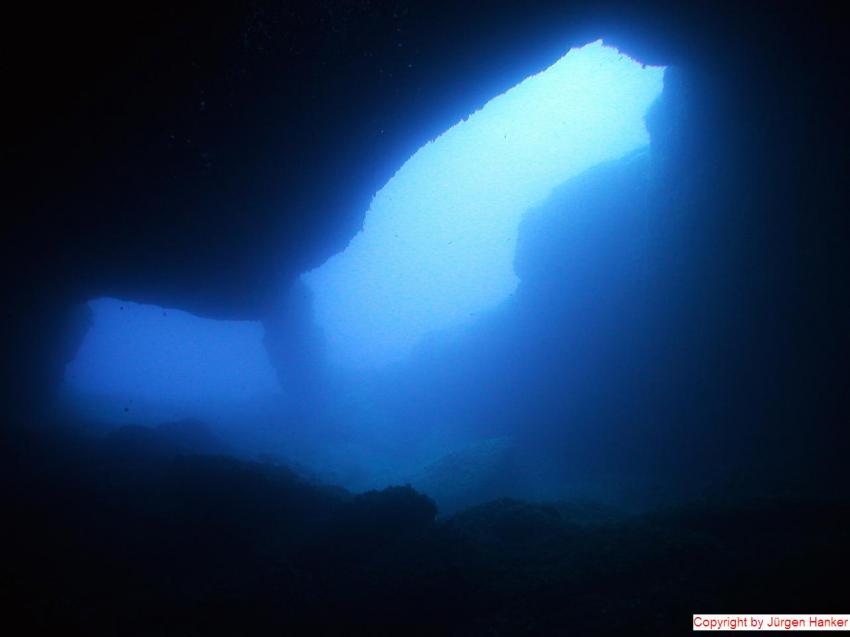 Gozo Aqua Sports - Dive Centre, Gozo allgemein,Malta,Calypso Arch,höhle