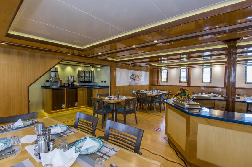 M/Y Golden Dolphin IV_Restaurant, #egypt #ägypten #redsea #rotesmeer #egyptredsea #ägyptenrotesmeer #liveaboard #tauchsafari #tauchboot #tauchschiff #tauchtour #goldendolphinsafari #tauchplatz #goldendolphiniv #goldendolphin4 #restaurant, M/Y Golden Dolphin IV, Ägypten, Hurghada