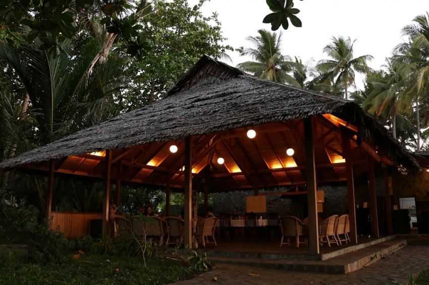 Mapia Resort Restaurant, Celebes Divers Sulawesi - Onong Resort, Mapia Resort, Kuda Laut Boutique Dive Resort, Indonesien, Sulawesi