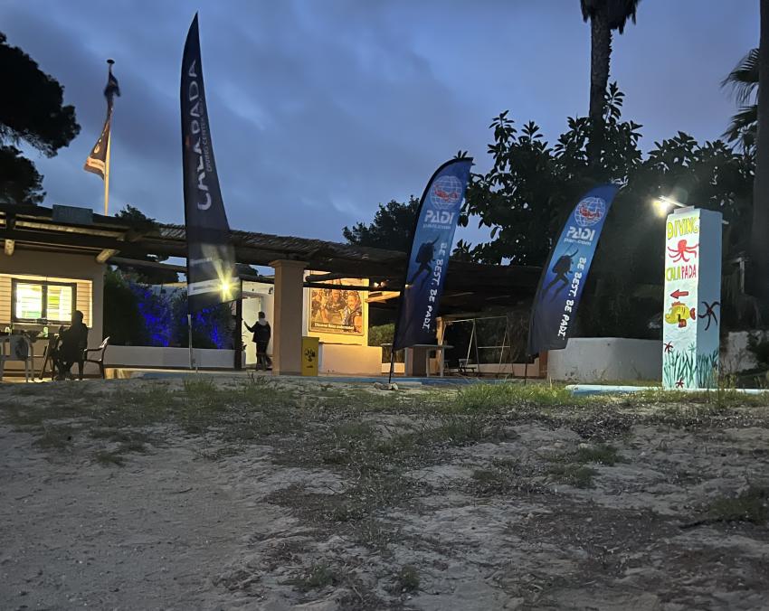 Bei Nacht, Diving Center, Cala Pada, Ibiza, Spanien, Balearen