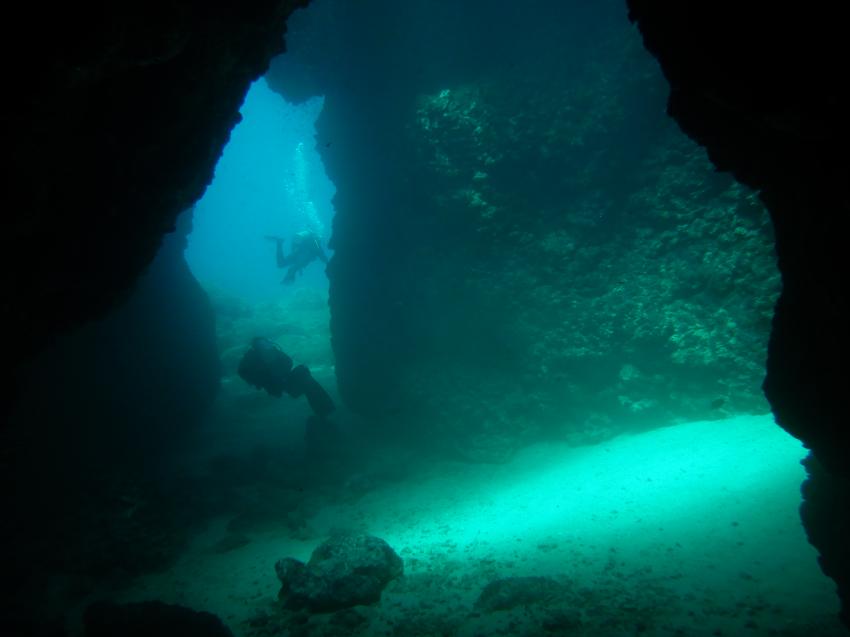 im Tunnel, Chania Diving Center, Chania, Kreta, Griechenland