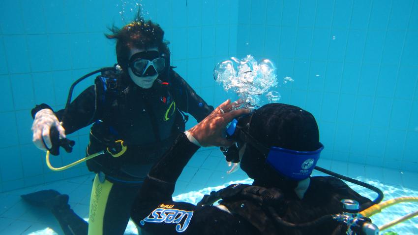 Extra Divers, Ras Nasrani, Melia Sinai Paradise Resort, Sharm El Sheikh