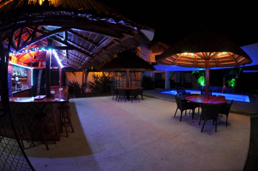 Bar, Bar, Parrot Resort Moalboal, Philippinen