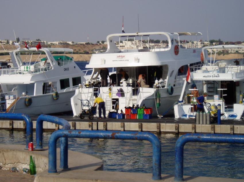 Subex-Boot im Hafen der Naama Bay