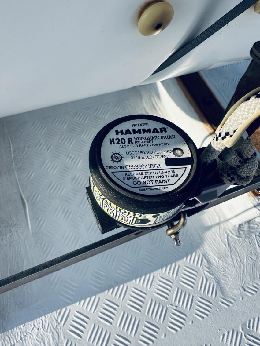 Hammar Wasserdruckauslöser für Rettungsinsel muss alle zwei Jahre ausgetauscht werden, M/V Emperor Virgo, Malediven