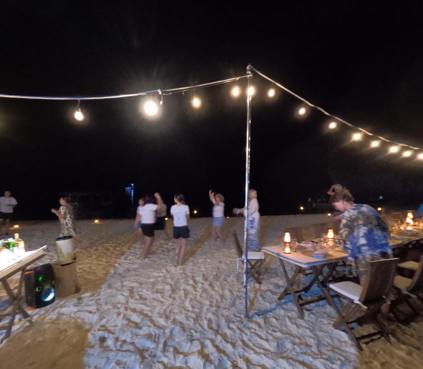 MY Black Pearl, Palau