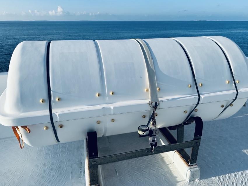 Rettungsinsel, M/V Emperor Virgo, Malediven