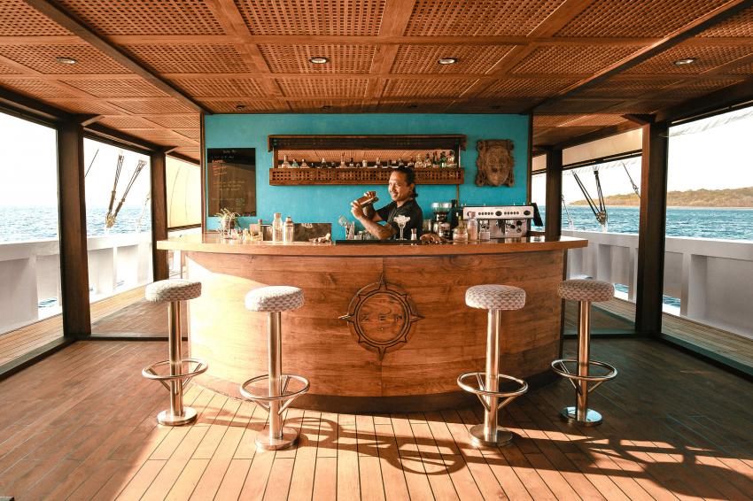 Bar, Scubaspa Indonesia, Indonesien