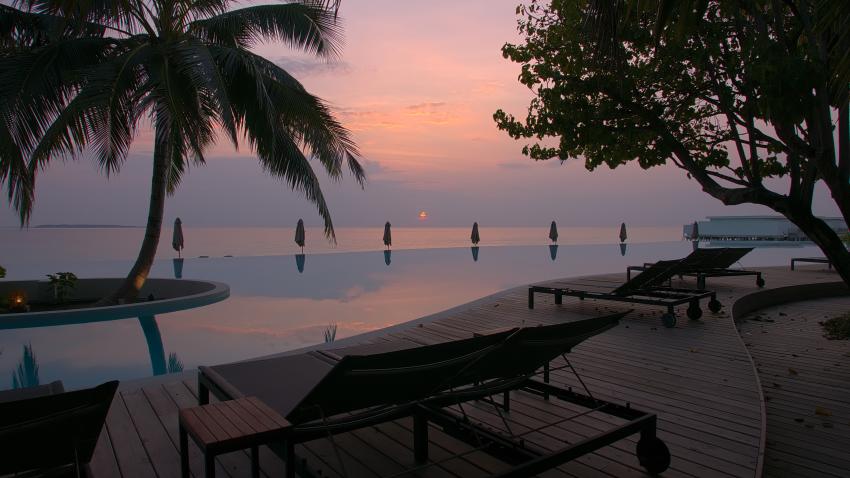 "Öffentlicher" Pool am Abend, Dive Butler, Amilla Fushi, Malediven