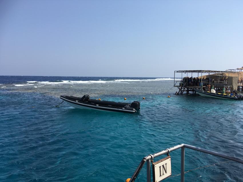 Blick auf den Einstieg für Taucher, coraya divers, coraya bay, ägypten, Coraya Divers, Coraya Beach, Marsa Alam, Ägypten, Marsa Alam und südlich