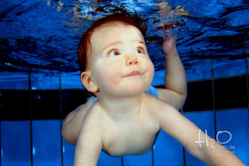 Photos of babies taken underwater www.H2OFoto.de