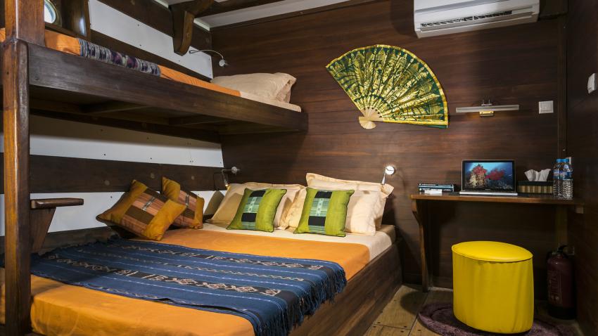 Double/twin bed cabin lower deck MV Ambai, M/V Ambai, Indonesien, Allgemein