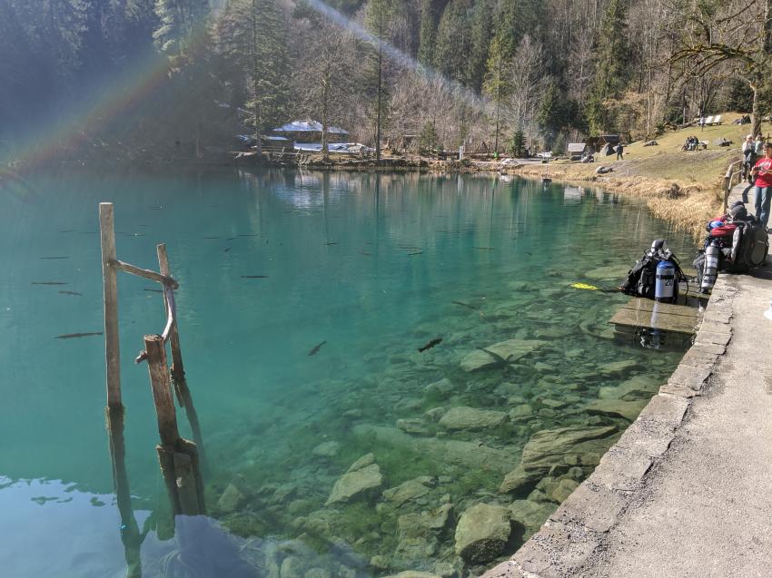 Die Sonne scheint auf den Blausee, Blausee, Schweiz